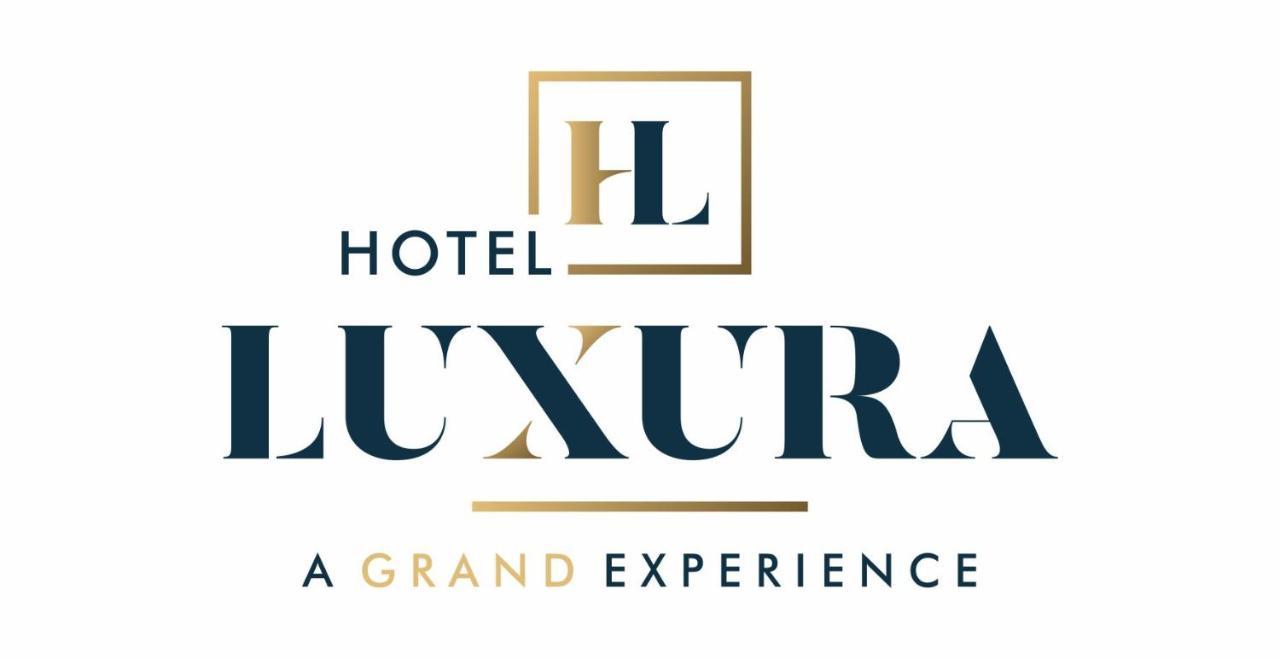 Hotel Luxura, Ahmedabad Exterior photo